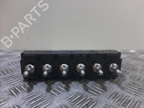 Used Headlight switch Headlight switch MINI MINI (R50, R53) Cooper (116 hp) 33818403 33818403