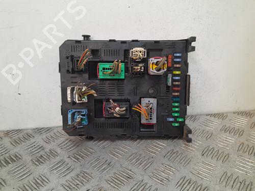 Used Fuse box Fuse box CITROËN C4 Coupe (LA_) 1.6 HDi (90 hp) 35785311 35785311