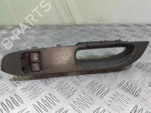 Used Left front window switch SEAT IBIZA III (6L1) 1.4 16V (75 hp) 8233466