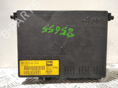 Used Fuse box Fuse box CITROËN XSARA (N1) 1.6 16V (109 hp) 33818399 33818399