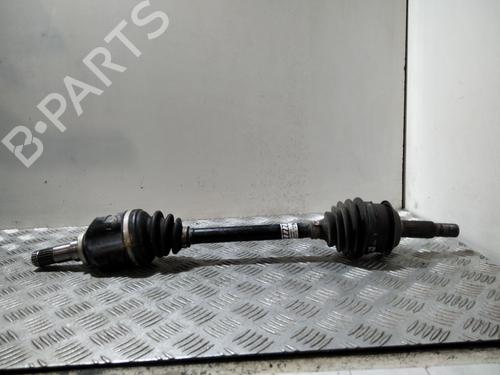 Used Left front driveshaft Left front driveshaft TOYOTA YARIS (_P13_) 1.5 Hybrid (NHP130_, NHP130) (101 hp) 33818388 33818388