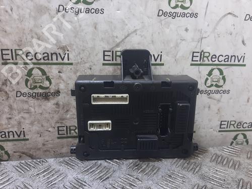 Fuse box RENAULT CLIO III (BR0/1, CR0/1) | BP17077667E1