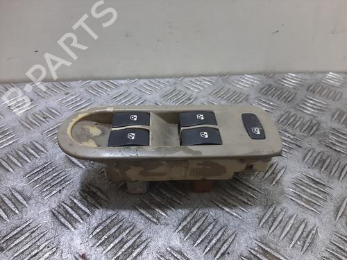 Used Left front window switch Left front window switch RENAULT GRAND SCÉNIC II (JM0/1_) 1.9 dCi (JM14) (131 hp) 33716829 33716829