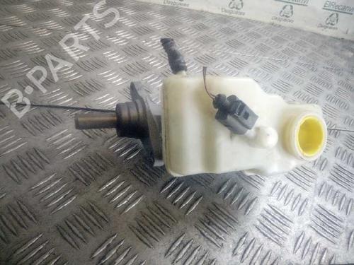 Used Brake master cylinder SEAT IBIZA IV (6J5, 6P1) 1.2 (70 hp) 5611090