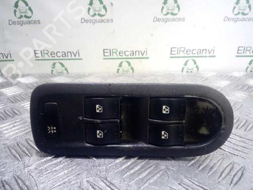 Used Left front window switch RENAULT MEGANE II (BM0/1_, CM0/1_) 1.9 dCi (BM0G, CM0G) (120 hp) 4538402