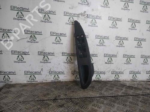Used Left front window switch NISSAN PRIMERA (P12) 1.9 dCi (120 hp) 17983048