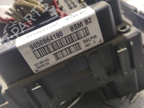 Fuse box PEUGEOT 307 Break (3E) 2.0 HDI 110 | BP30519268E1