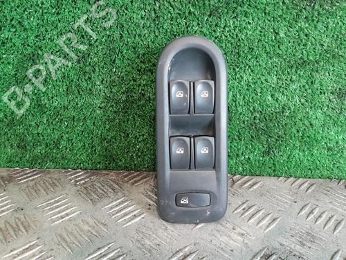 Used Left front window switch RENAULT CLIO III (BR0/1, CR0/1) [2005-2014]  25881449
