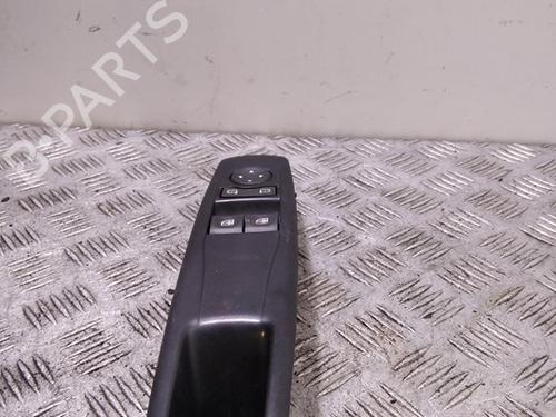 Used Right front window switch RENAULT MEGANE III Hatchback (BZ0/1_, B3_) 1.5 dCi (BZ09, BZ0D, BZ1W, BZ29, BZ14) (110 hp) 30759729