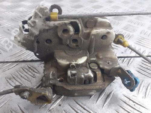 Used Front left lock NISSAN VANETTE CARGO Bus (HC 23) [1994-2001]  6091173