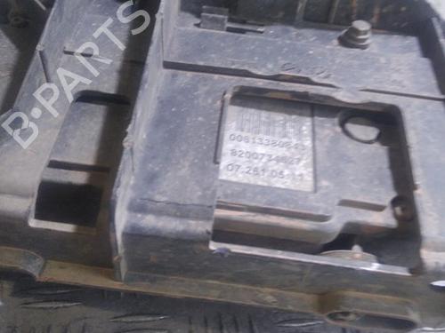 Used Electric handbrake RENAULT SCÉNIC II (JM0/1_) [2003-2010]  30764556