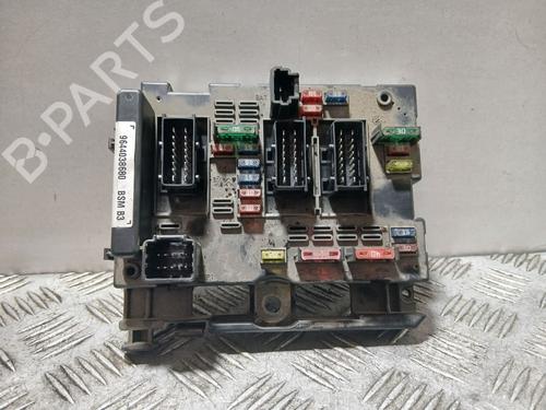 Used Fuse box CITROËN XSARA (N1) 1.6 16V (109 hp) 32364564