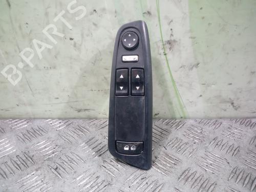 Interrupteur de vitre avant gauche FIAT STILO (192_) 1.9 JTD (192_XE1A) (115 hp) 10335551