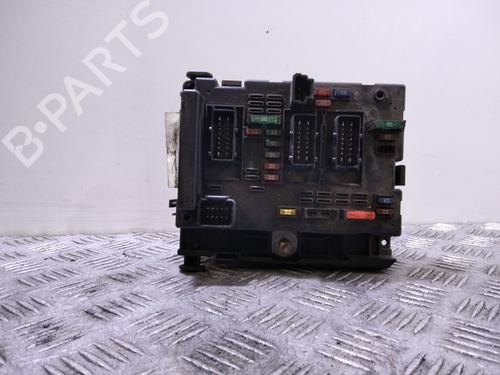 Used Fuse box PEUGEOT 307 Break (3E) 2.0 (136 hp) 31587098