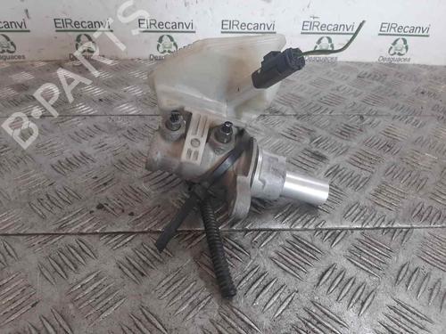 Used Brake master cylinder Brake master cylinder CITROËN C4 I (LC_) [2004-2014] 13582059 13582059