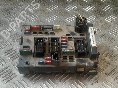 Used Fuse box Fuse box 38914303 38914303