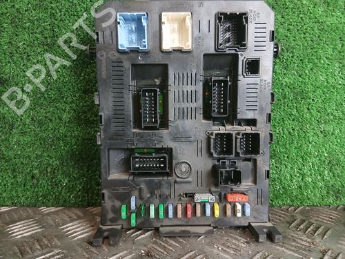 Used Fuse box PEUGEOT 407 SW (6E_, 6D_) 2.0 (136 hp) 32208759
