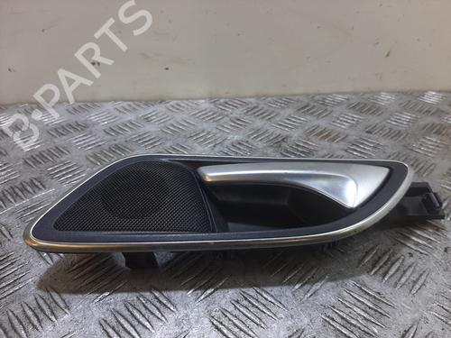 Højre bagtil invendig håndtag Højre bagtil invendig håndtag MERCEDES-BENZ A-CLASS (W176) A 180 CDI (176.000) (109 hp) 37447787 37447787