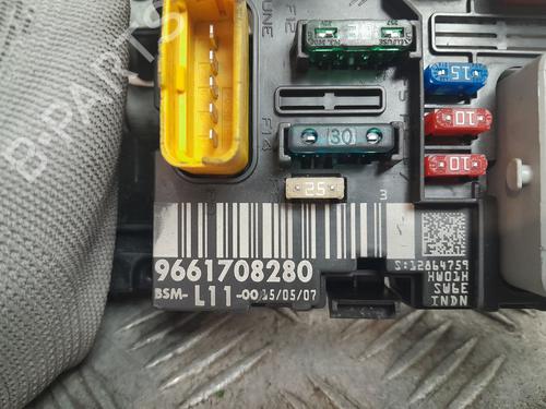 Used Fuse box Fuse box 37639331 37639331