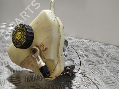 Brake master cylinder MERCEDES-BENZ C-CLASS (W205) C 220 BlueTEC / d (205.002, 205.004) | BP29589915M77