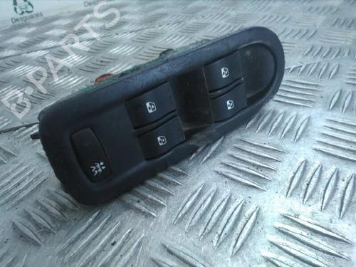 Used Left front window switch RENAULT SCÉNIC II (JM0/1_) [2003-2010]  4523442
