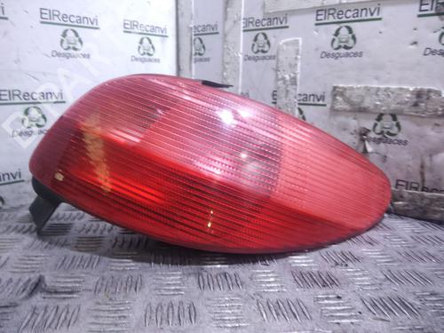 Używane Lampa tylna prawa PEUGEOT 206 Hatchback (2A/C) 1.4 16V (88 hp) 29303491