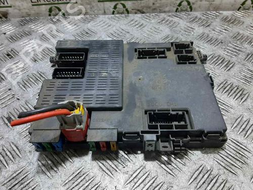 Used Fuse box CITROËN XSARA (N1) 2.0 HDi 90 (90 hp) 17004488