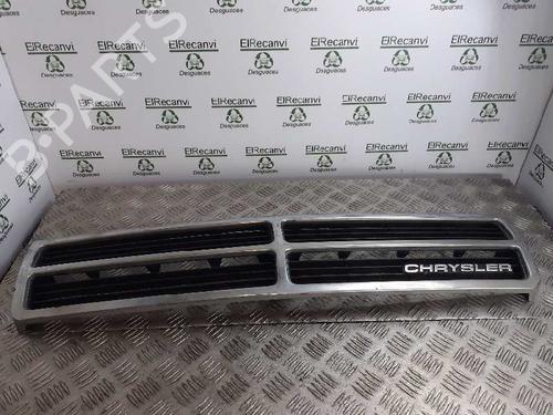 Used Grille CHRYSLER VOYAGER II (ES) 2.5 i (98 hp) 5626283