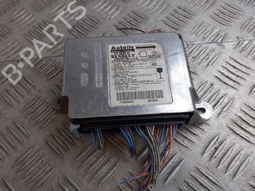 Calculateur Airbags RENAULT SCÉNIC II (JM0/1_) 1.5 dCi (JM02, JM13) (101 hp) 5806563