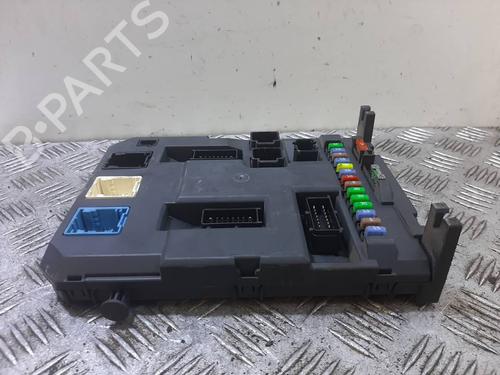 Used Fuse box Fuse box 38754893 38754893
