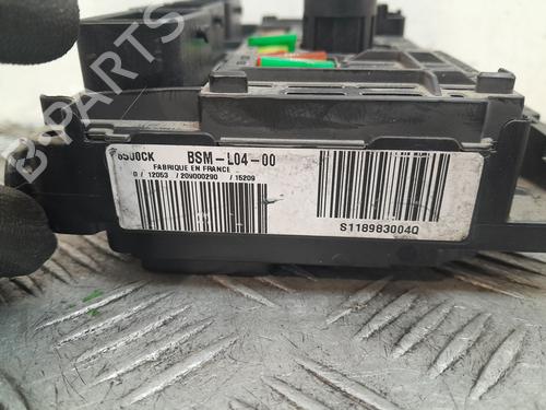 Used Fuse box Fuse box 37666353 37666353
