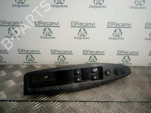 Used Left front window switch DAEWOO NUBIRA Saloon (J100) 1.6 16V (106 hp) 4543719