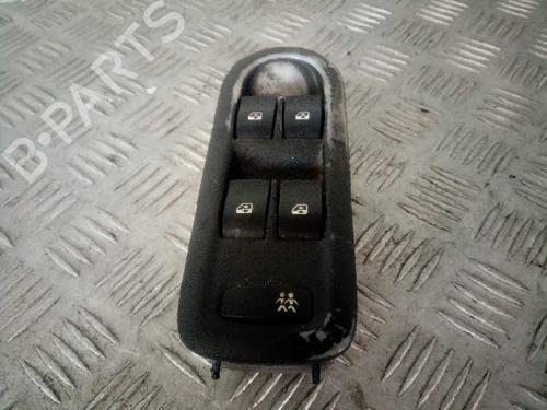 Used Left front window switch RENAULT MEGANE I Classic (LA0/1_) 1.9 dCi (LA05, LA1F) (102 hp) 4525464