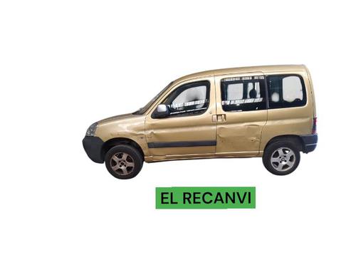 Left taillight PEUGEOT PARTNER MPV (5_, G_) | BP27277323C34