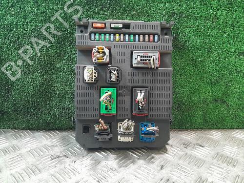 Used Fuse box Fuse box 38050335 38050335