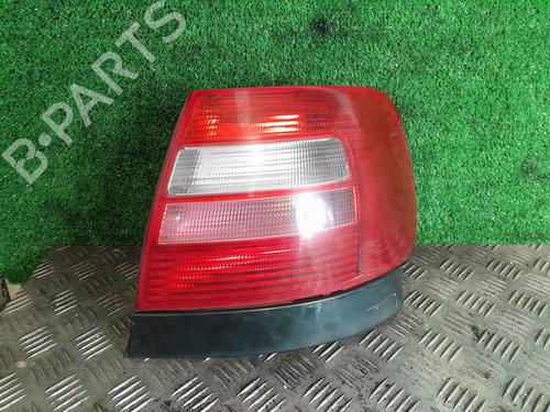 Højre baglygte AUDI A4 B5 Avant (8D5) 1.9 TDI (90 hp) 31307652