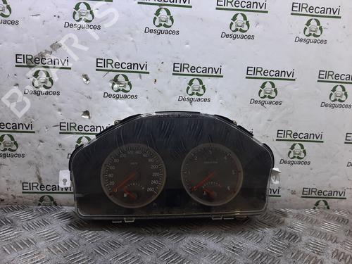 Used Instrument cluster VOLVO V50 (545) 2.0 D (136 hp) 18112238