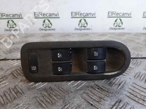 Used Left front window switch RENAULT MEGANE II (BM0/1_, CM0/1_) 1.5 dCi (BM02, BM13, BM2A, CM02, CM13) (101 hp) 7477508