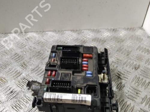 Used Fuse box CITROËN XSARA PICASSO (N68) 1.6 HDi (90 hp) 30735277