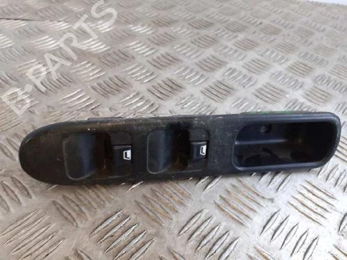 Mando elevalunas delantero izquierdo PEUGEOT 307 Break (3E) 2.0 HDI 110 (107 hp) 5887759