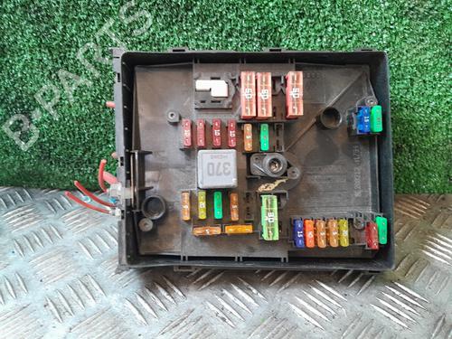 Used Fuse box Fuse box 37195699 37195699