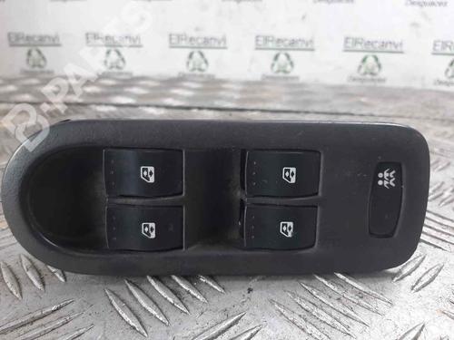 Used Left front window switch Left front window switch RENAULT MEGANE II (BM0/1_, CM0/1_) [2001-2012] 10660818 10660818