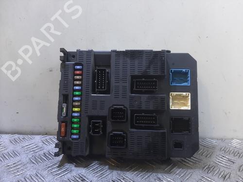 Used Fuse box Fuse box 37195554 37195554