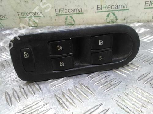 Used Left front window switch RENAULT SCÉNIC II (JM0/1_) 1.5 dCi (JM02, JM13) (101 hp) 4525075