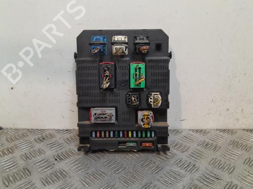 Caixa de fusíveis Caixa de fusíveis CITROËN C4 I (LC_) [2004-2014] 35783747 35783747