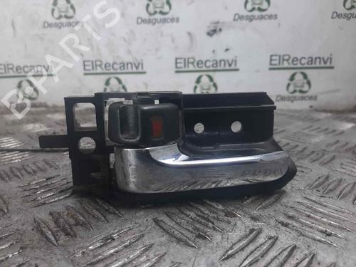 Used Front left interior door handle TOYOTA COROLLA (_E12_) 1.4 D (NDE120_, NDE120R) (90 hp) 11225560