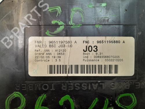 Used Fuse box Fuse box 36870857 36870857
