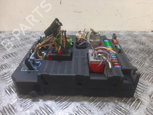Caja reles / fusibles Caja reles / fusibles 38172333 38172333