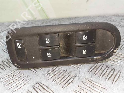 Venstre fortil elrude kontakt RENAULT MEGANE II Estate (KM0/1_) 1.9 dCi (KMRG, KM1G, KM0G, KM2C) (120 hp) 7827111