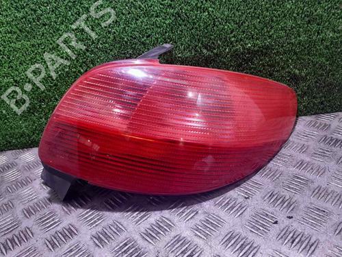 Feu arrière droit PEUGEOT 206 Hatchback (2A/C) 1.1 i (60 hp) 22334275